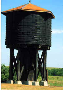 Water tower, Beaumont.jpg (24308 bytes)